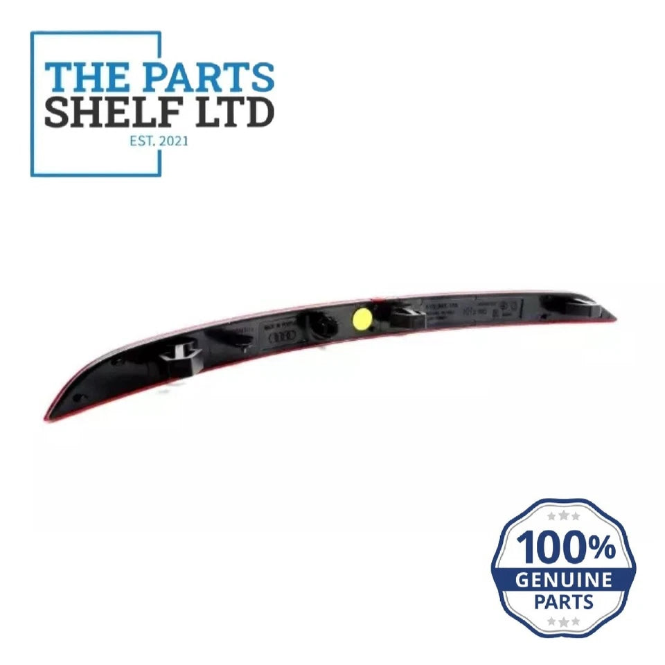 GENUINE AUDI A3 8Y REAR BUMPER TAIL LIGHT LOWER REFLECTOR PANEL RIGHT O/S 8Y0945106
