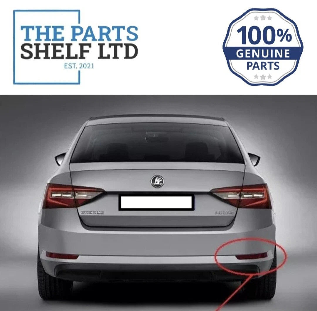 GENUINE SKODA SUPERB 2015 - 2022 NV Chass. REAR BUMPER REFLECTOR RIGHT 3V5945106